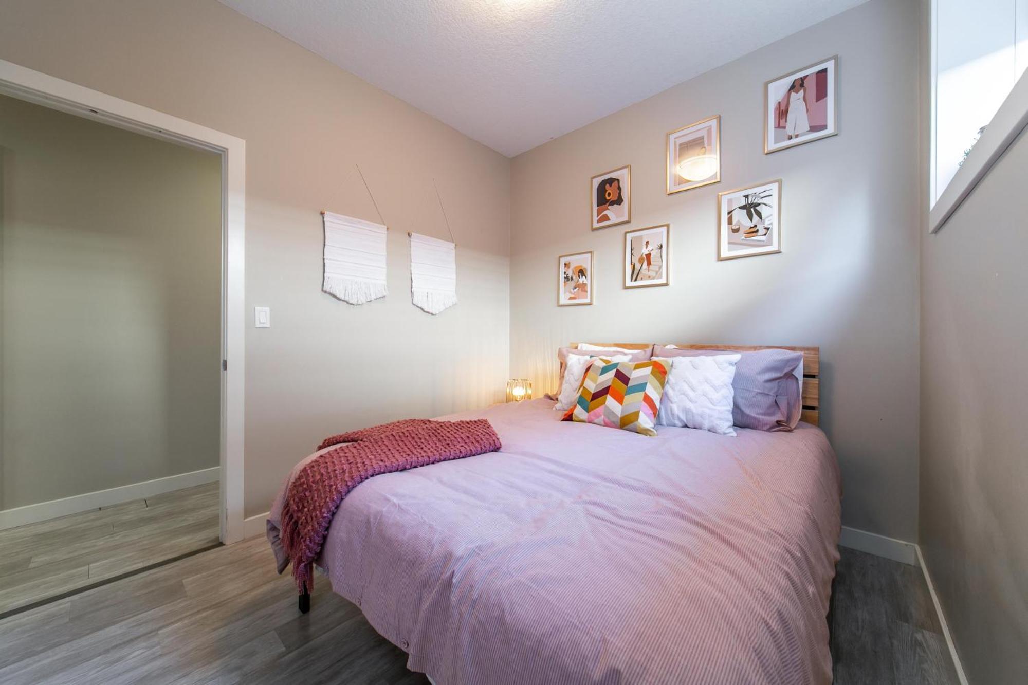 Executive Home - Long Stays Welcome - Garage Parking - Free Wifi & Netflix Edmonton Habitación foto